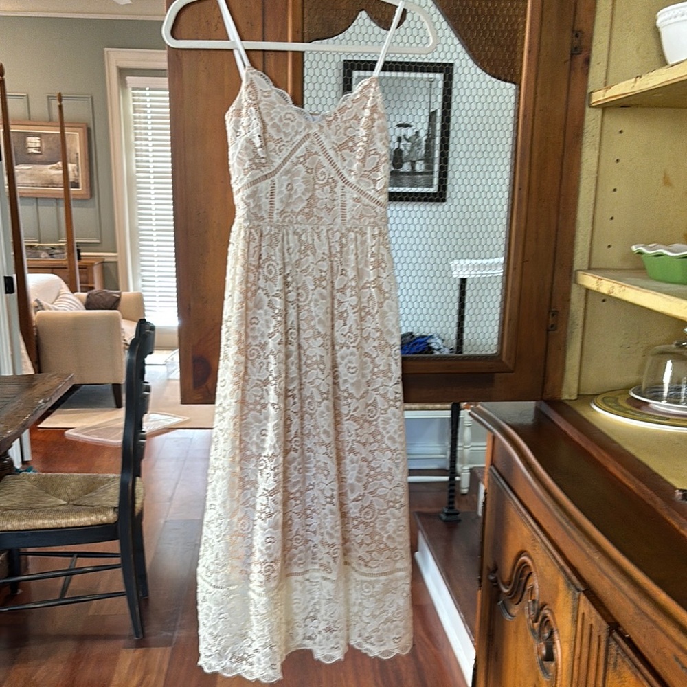 Elegant White Lace Dress